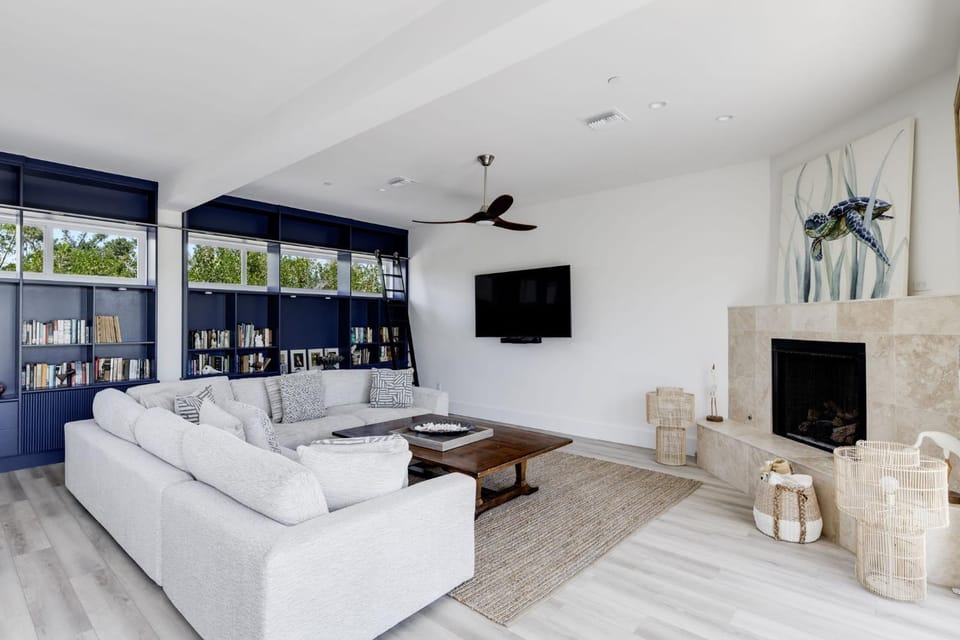 The Narrows- Executive Bayfront Estate on Captiva House in Sanibel Island