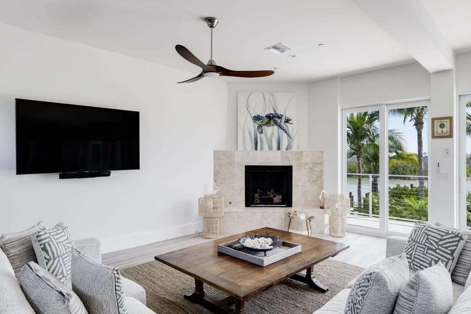The Narrows- Executive Bayfront Estate on Captiva House in Sanibel Island