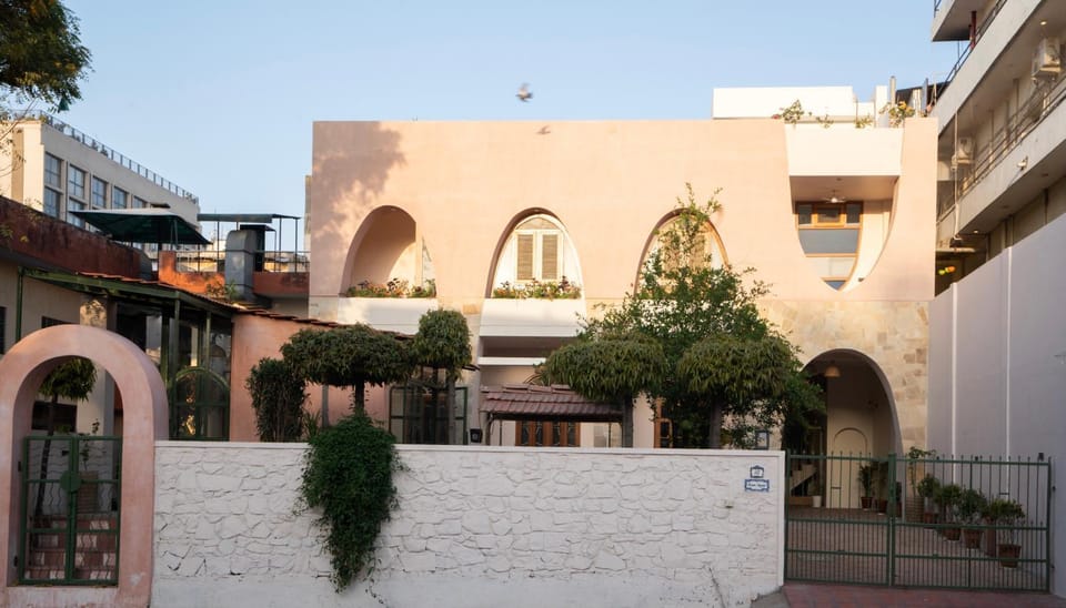 Facade/entrance