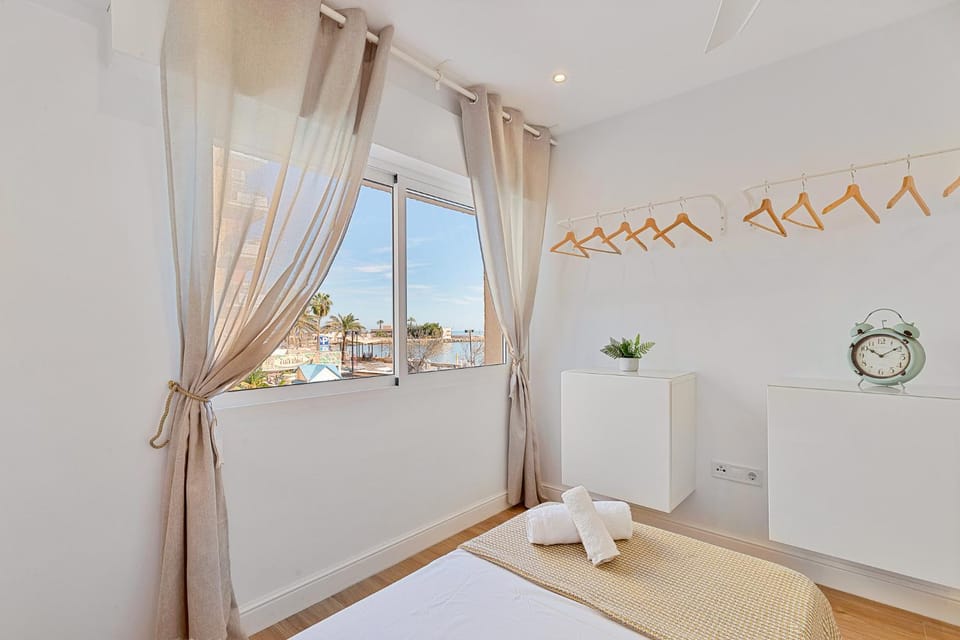 View (from property/room), Decorative detail, Bedroom, wardrobe