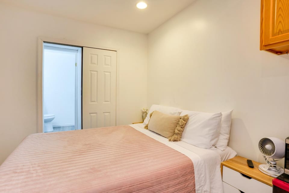 1 Mi to Linden Ave! Cozy Studio Stay in Elmont Apartment in Elmont