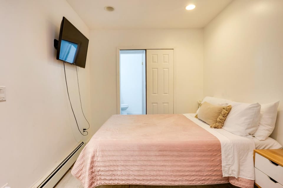 1 Mi to Linden Ave! Cozy Studio Stay in Elmont Apartment in Elmont
