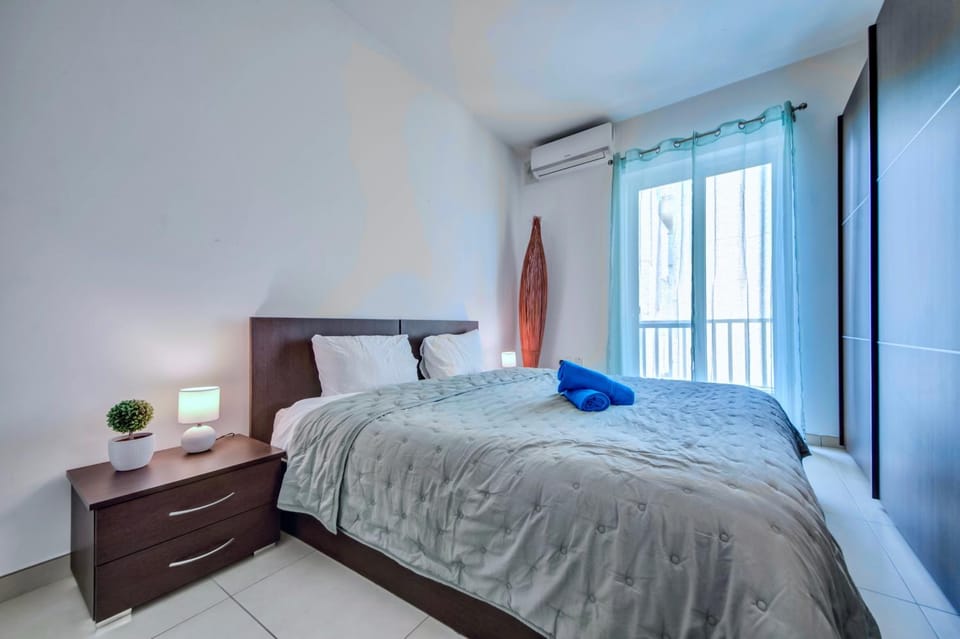 2 Bedroom Apartment with Balcony in St Julians, Paceville, Apt 7 By Vaganza Apartment in Saint Julians