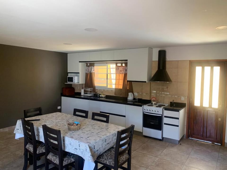 La casita de Sue solo para familias reserva solo con seña House in Mar del Plata