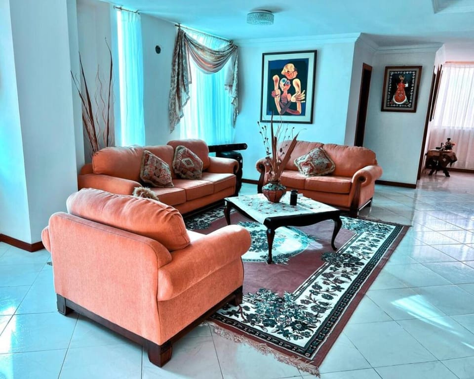 Departamento Casco Centrico con Garage Apartment in Loja