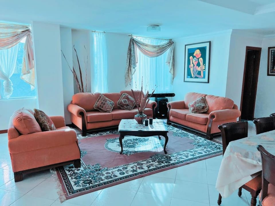 Departamento Casco Centrico con Garage Apartment in Loja