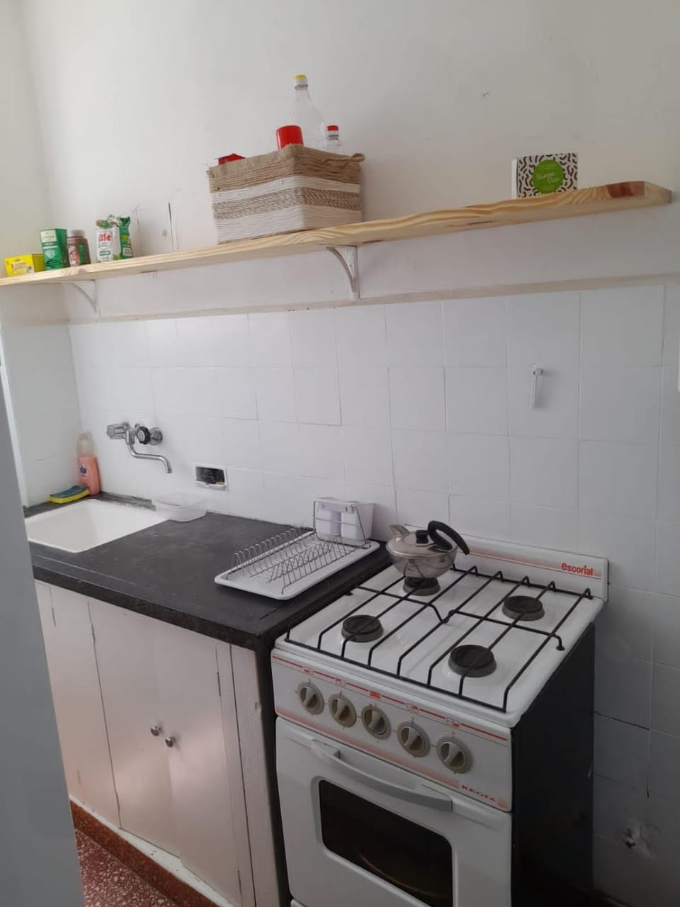 Kitchen or kitchenette, pet friendly, stove