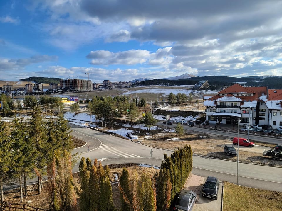 City view, Mountain view