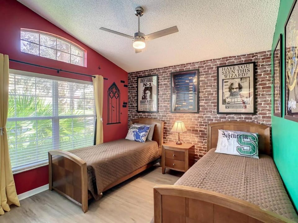 Single Level Pool Spa Home 5 Bed Near Disney House in Four Corners