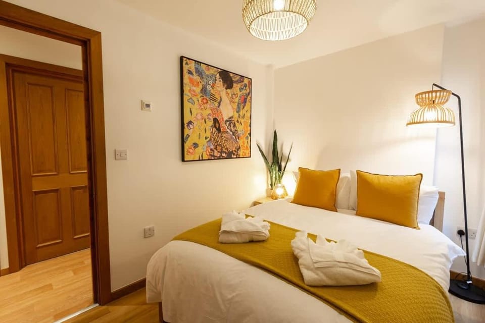 Elegance at the Lanes-3BD Apartment in Brighton