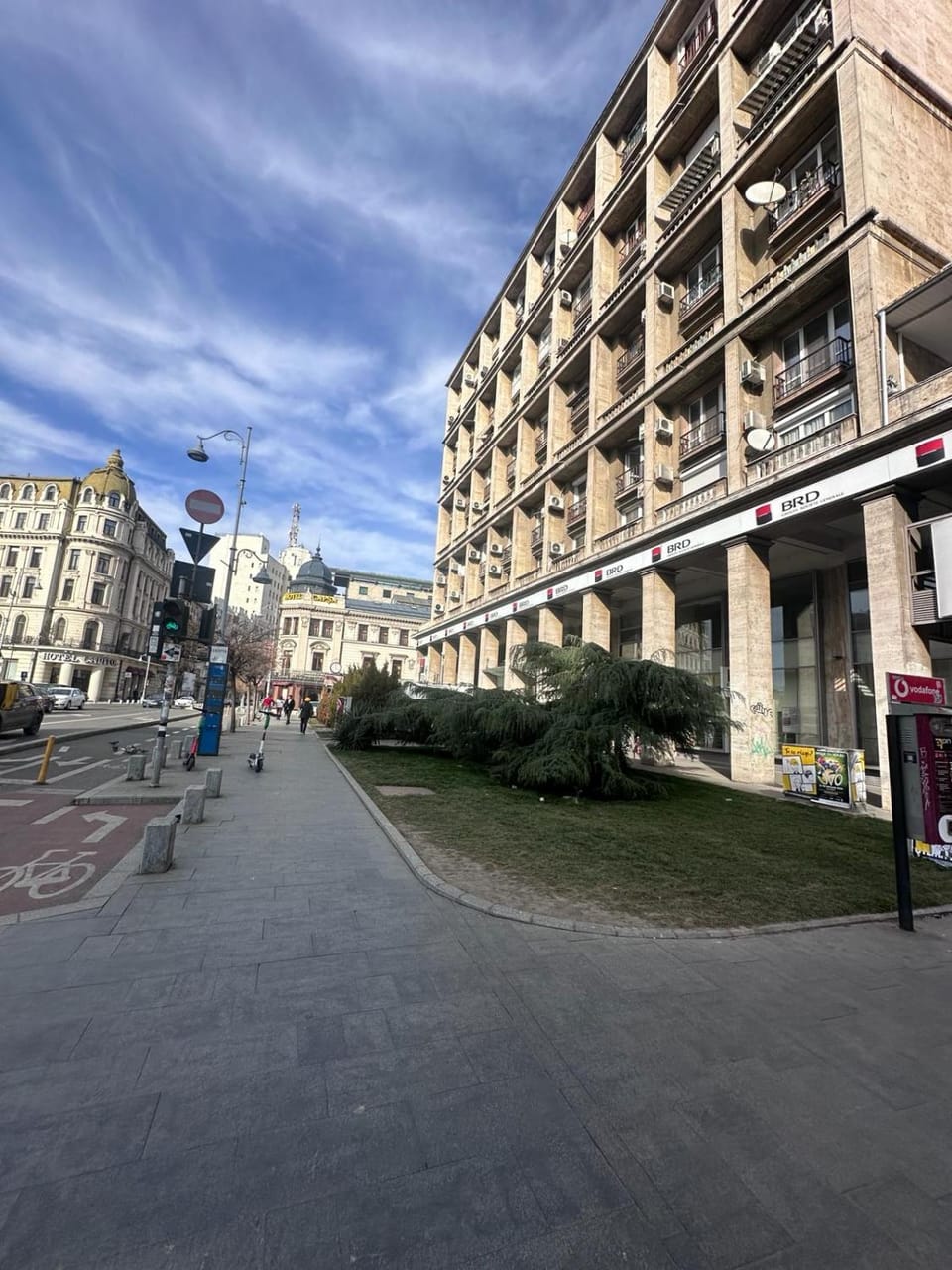 Property building, Day, Neighbourhood, City view, Street view, Location