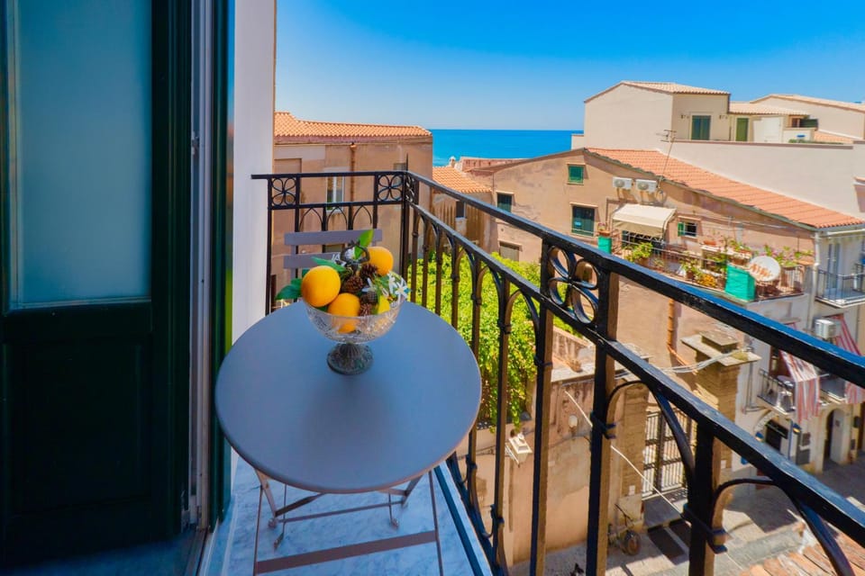 Landmark view, Sea view, Street view