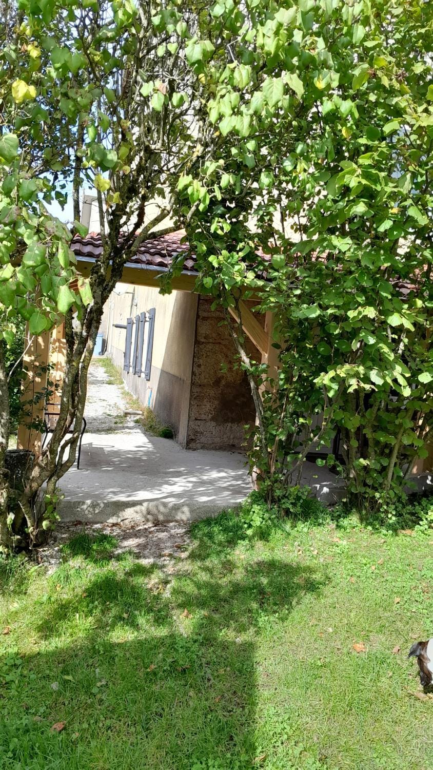 Maison rénové en pierre House in Jura