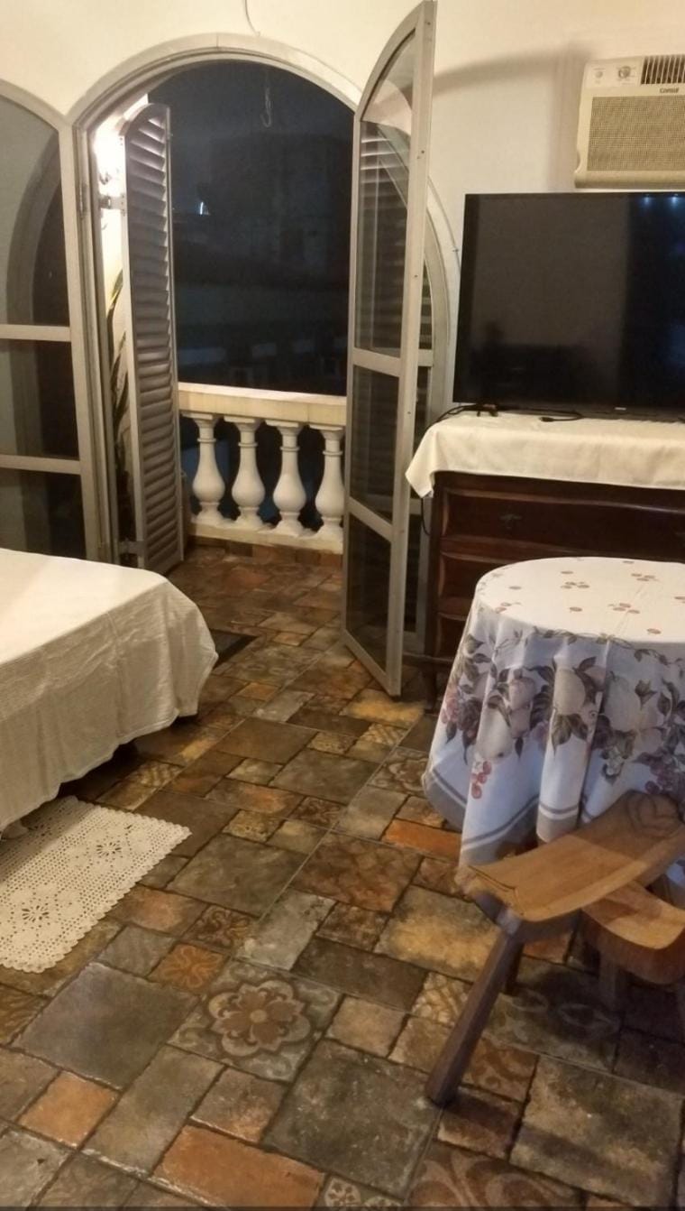 Apartamento Guarujá enseada 2 dormitórios pé na areia Apartment in State of São Paulo