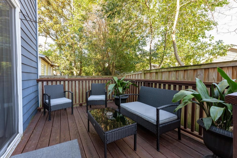 Patio, Balcony/Terrace, Balcony/Terrace, Seating area