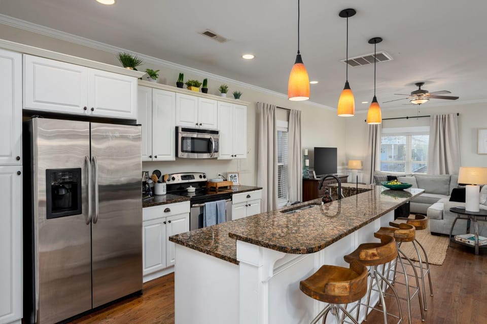 Kitchen or kitchenette, Dining area, dishwasher, minibar, pet friendly, stove