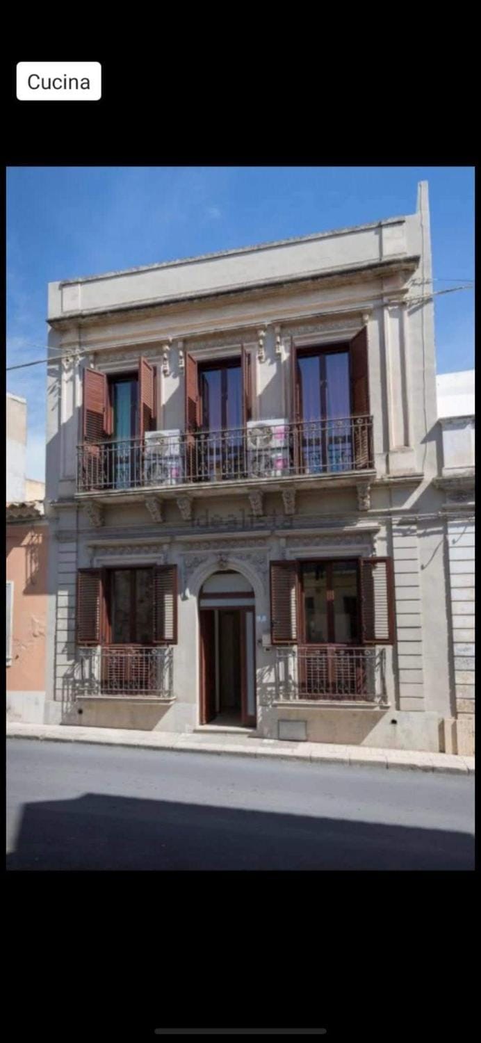 Property building, Internal: Not applicable to any particular room