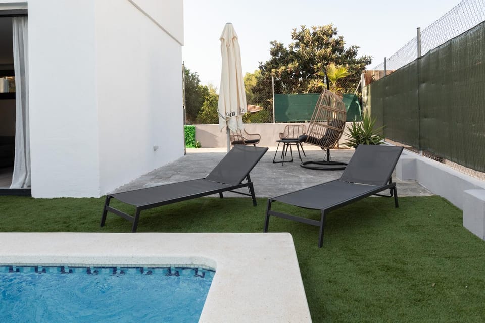Descubre Villa Oasis - Confort, diseño y naturaleza a un paso de Valencia Villa in Valencian Community