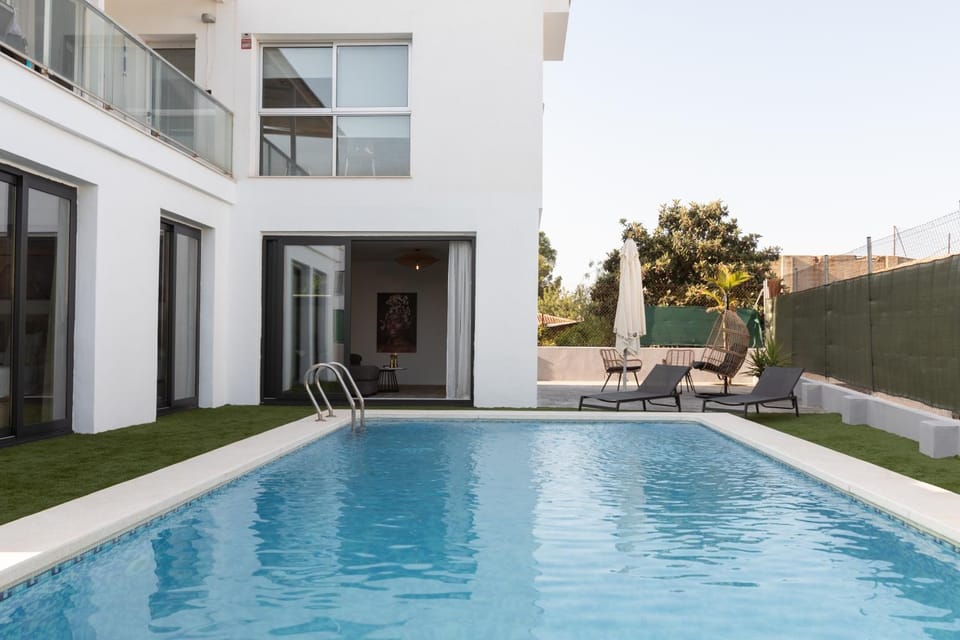 Descubre Villa Oasis - Confort, diseño y naturaleza a un paso de Valencia Villa in Valencian Community