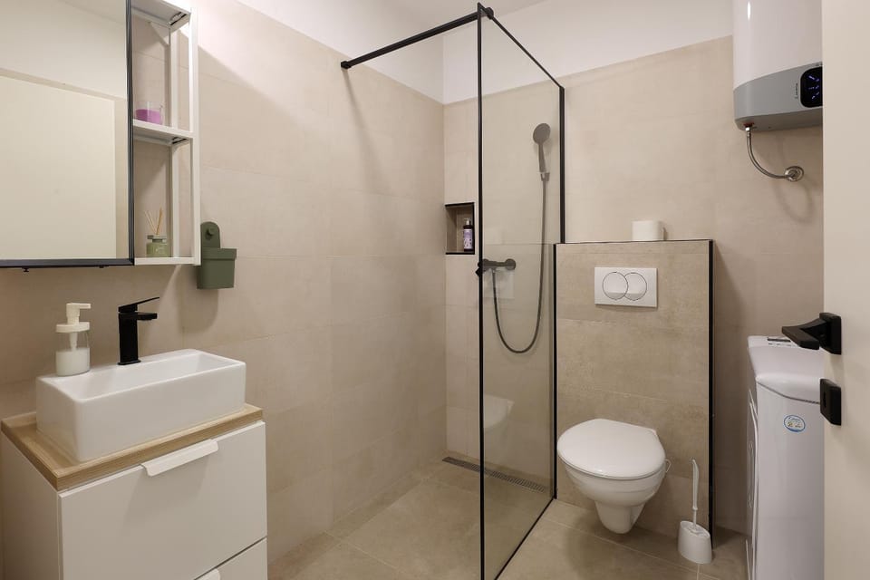Shower, Toilet, Bathroom