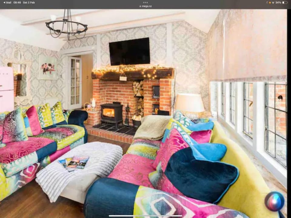 Communal lounge/ TV room, TV and multimedia, Living room, Seating area, Evening entertainment