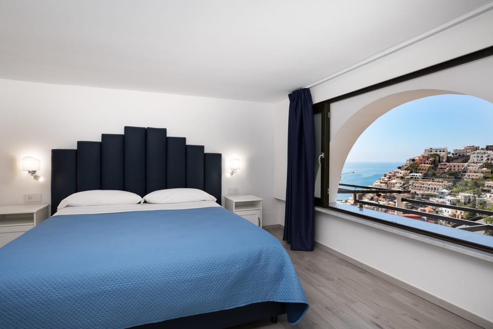 Bed, Natural landscape, Photo of the whole room, Bedroom, City view, Sea view