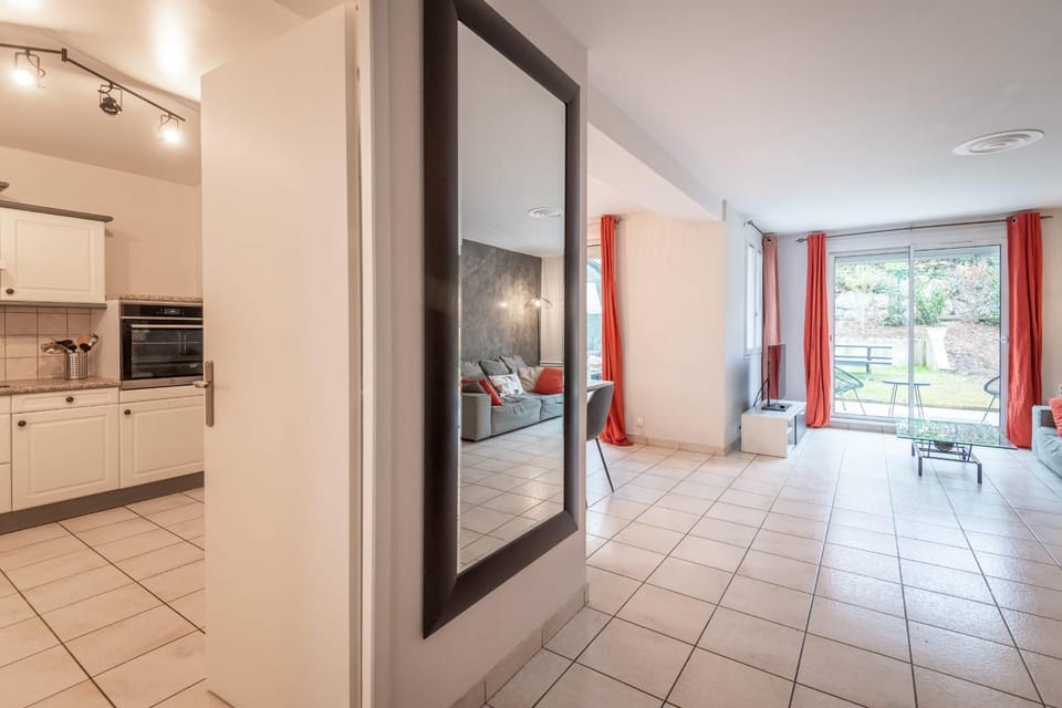 ALPILOC - Town house with garden and winter lounge House in Annecy