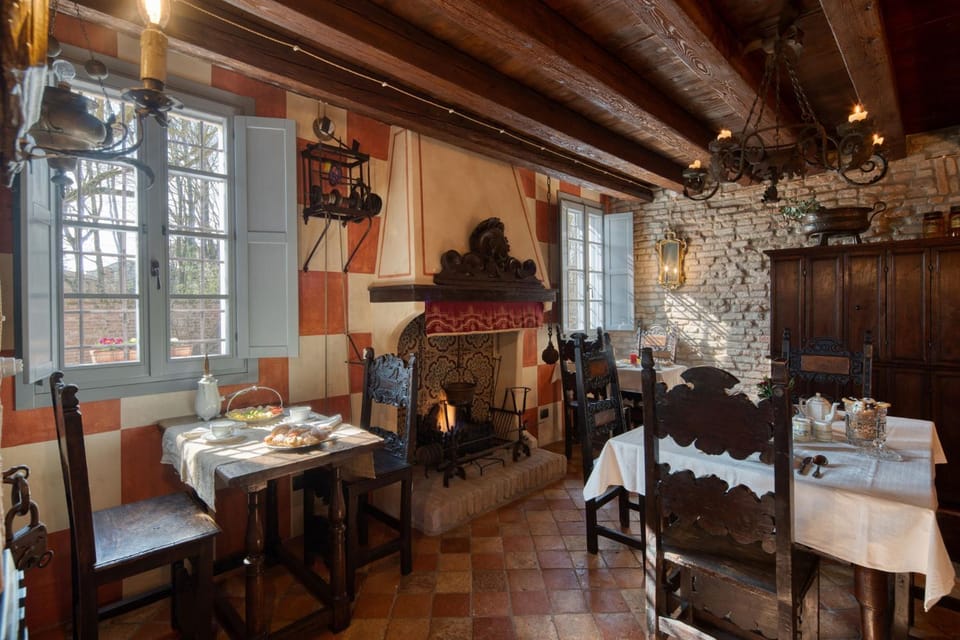 Restaurant/places to eat, flat iron, Internal: Not applicable to any particular room