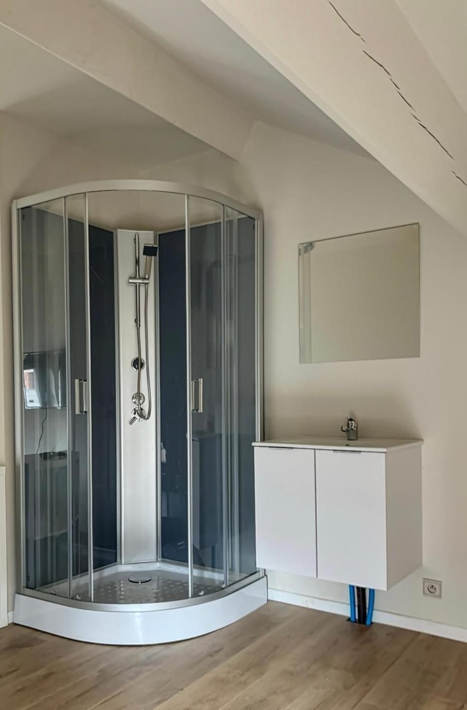 Station 64 A2 Bruxelles-Charleroi-airport Apartment in Charleroi