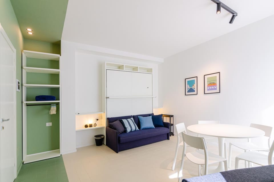 Bed, Kitchen or kitchenette, Living room, Photo of the whole room, Seating area, Dining area, Bedroom