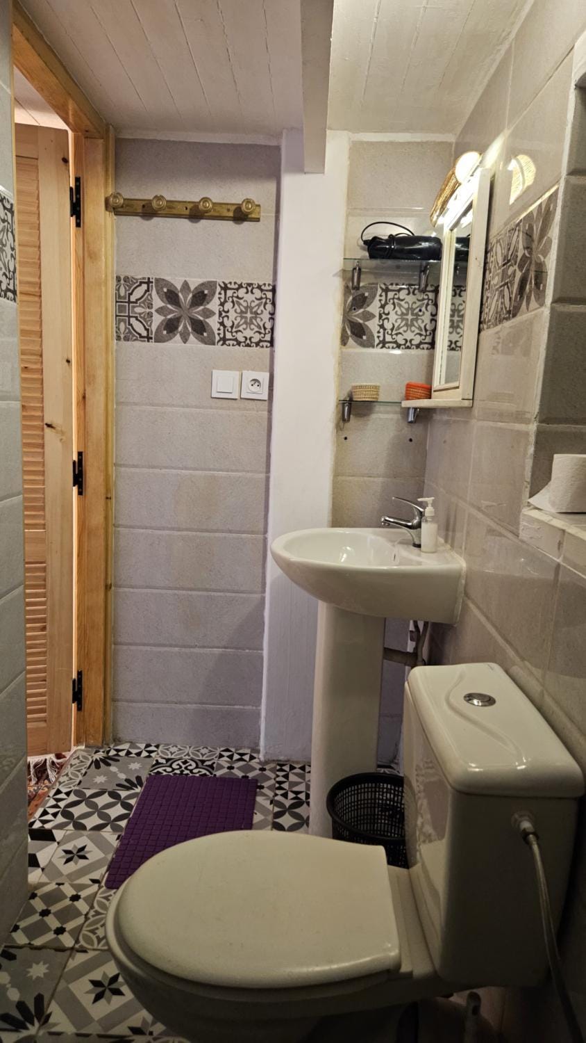 Shower, Toilet, Bathroom