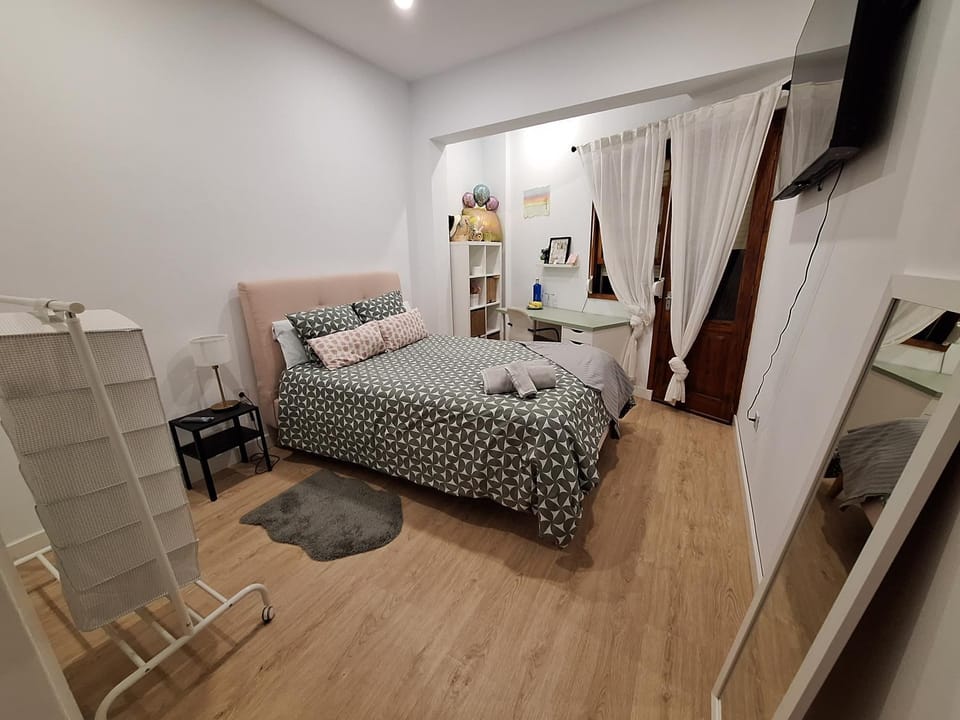 habitacion con baño compartido en casa con familia Vacation rental in La Palma