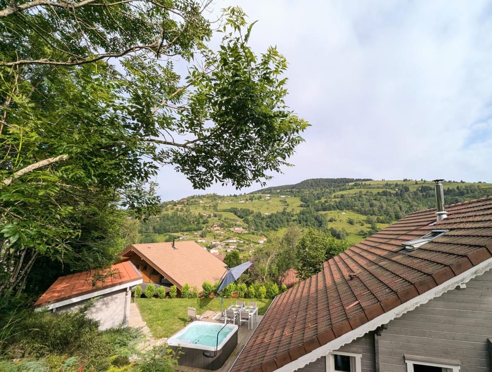 Property building, Day, Natural landscape, Mountain view