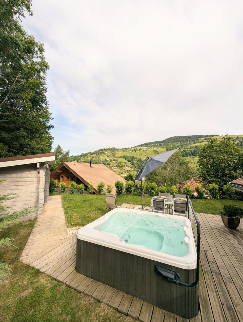 Natural landscape, Hot Tub, Mountain view, Pool view, Swimming pool