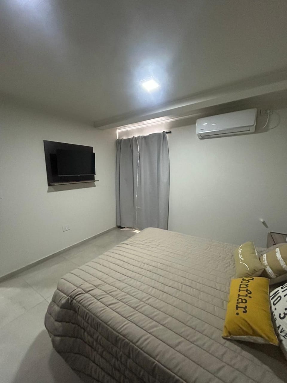 Bed, Bedroom, air conditioner