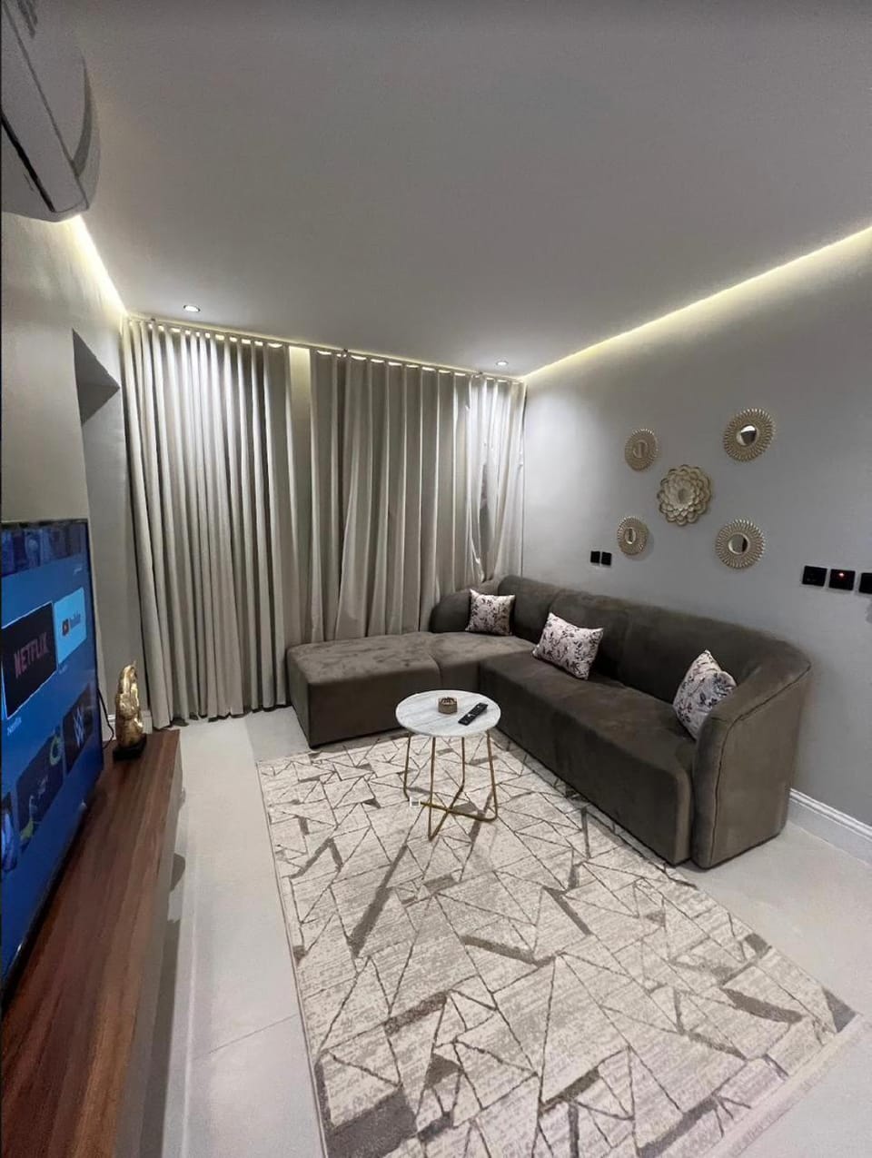 TV and multimedia, Living room, Seating area