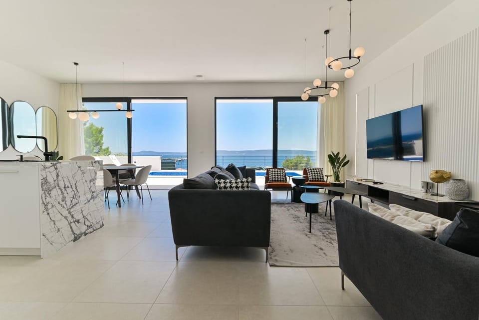 Kitchen or kitchenette, Living room, Dining area