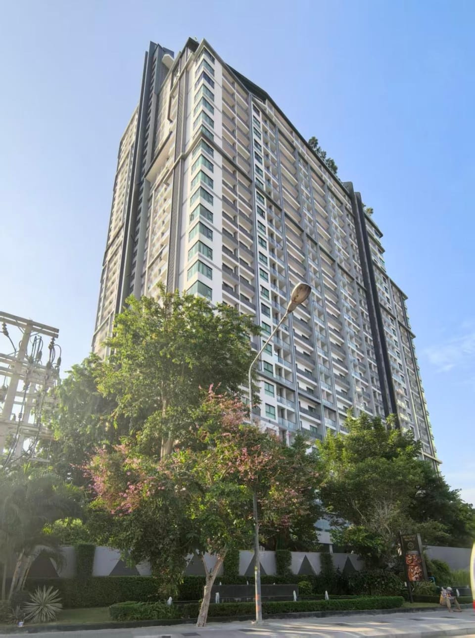 Property building, Day, City view