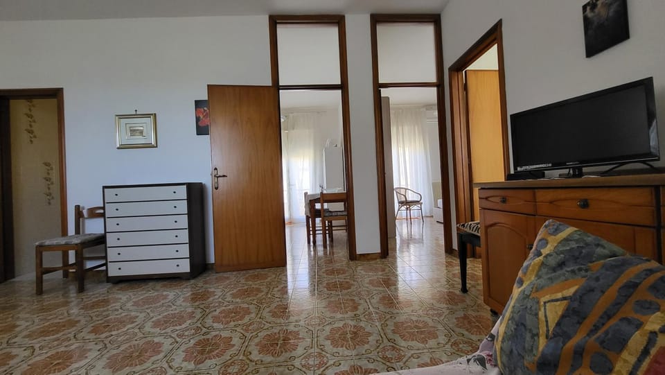 Communal lounge/ TV room, Bed