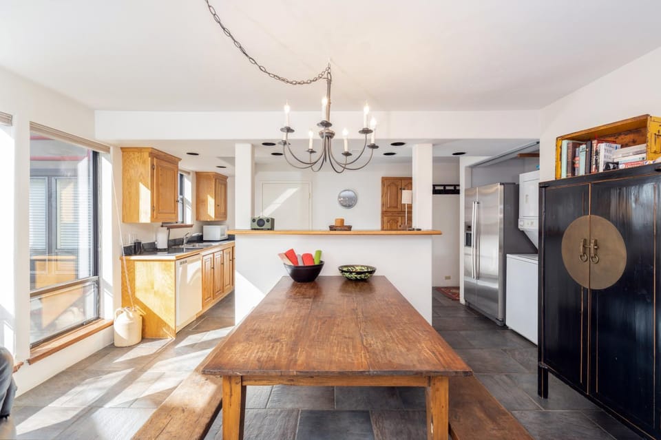 Condo with great ski access and heated garage House in Telluride