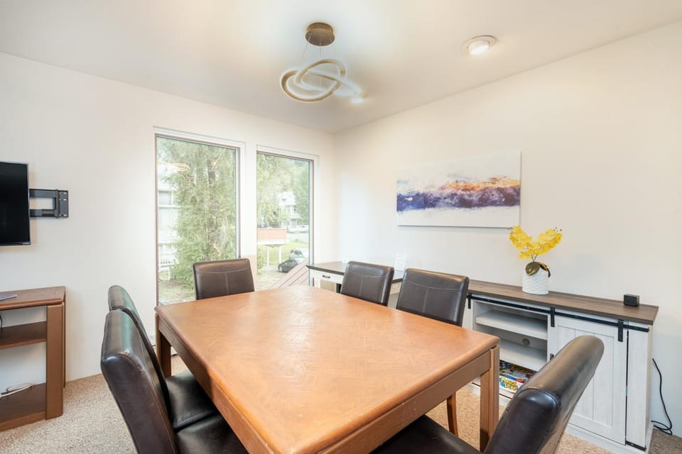 South facing condo close to ski access, groceries, shops and restaurants House in Telluride