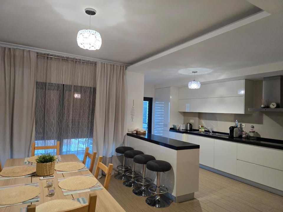 Rocha Prime Center Garage Flat Apartment in Portimao