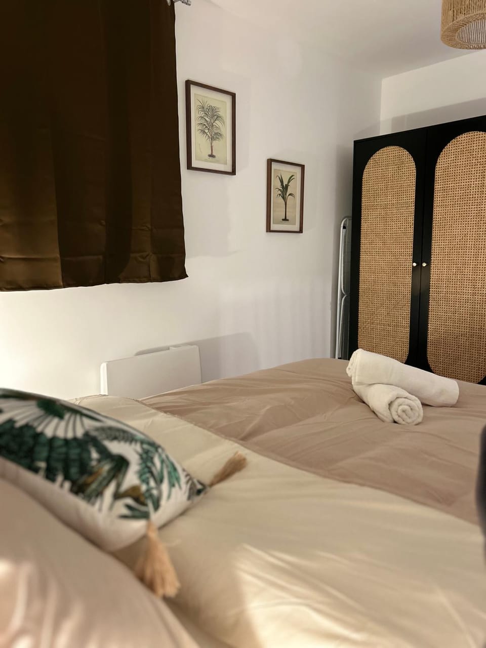 Bed, Photo of the whole room, Bedroom, towels, wardrobe