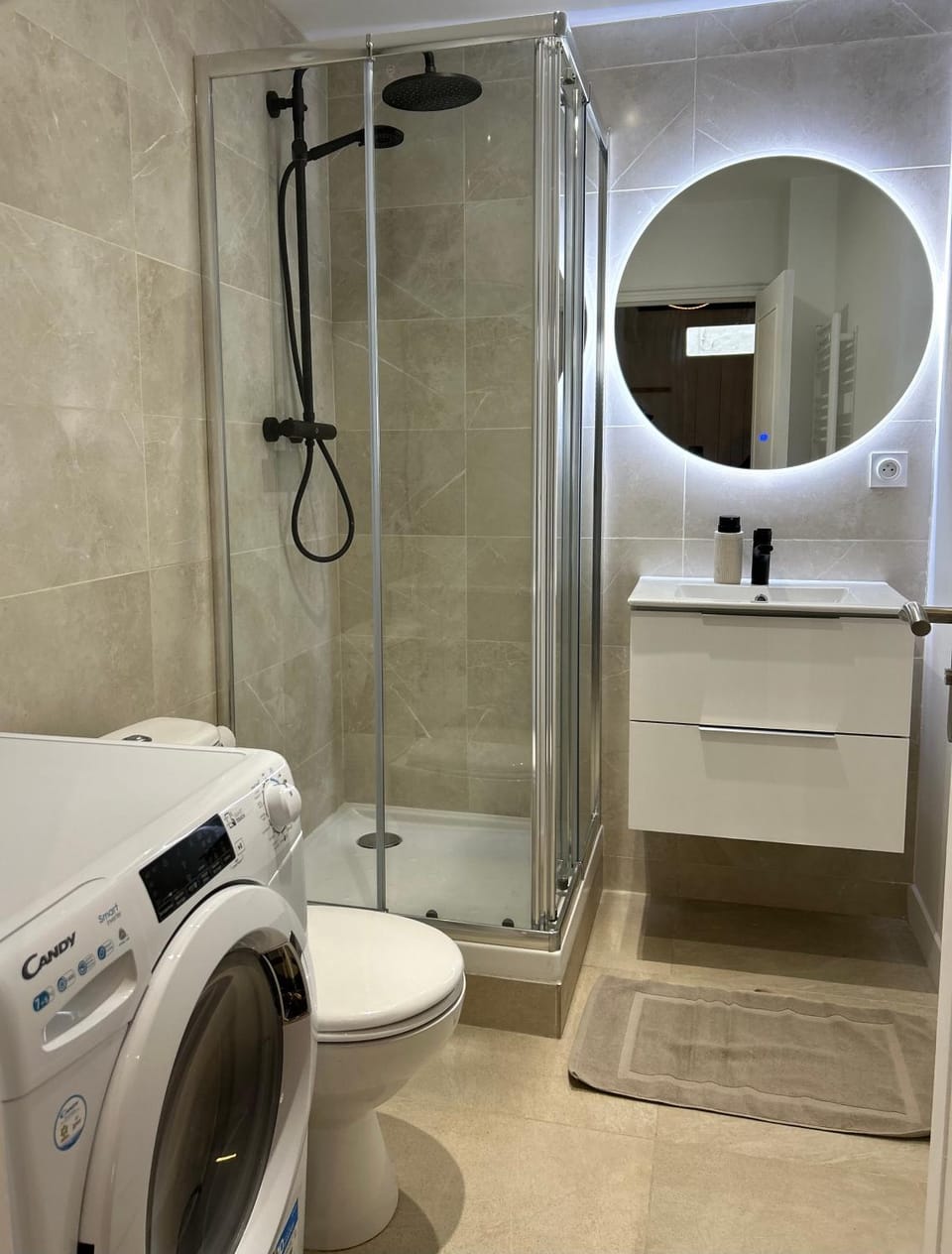 Toilet, Bathroom, washing machine