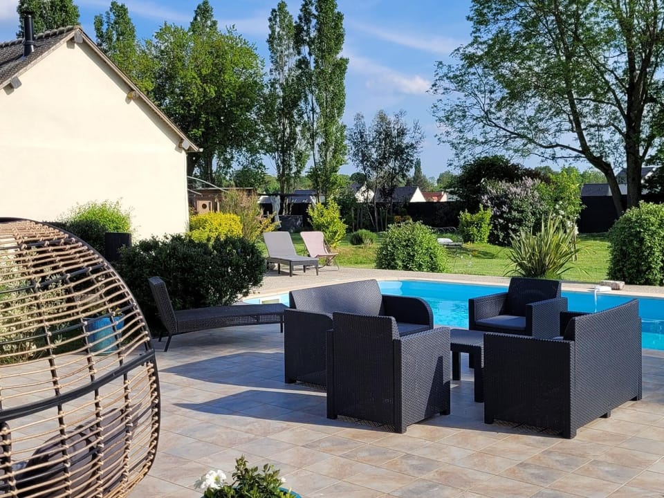 Longère rénovée avec piscine, spa et hammam aux portes de Chartres, pour 12 personnes - FR-1-581-128 House in Centre-Val de Loire