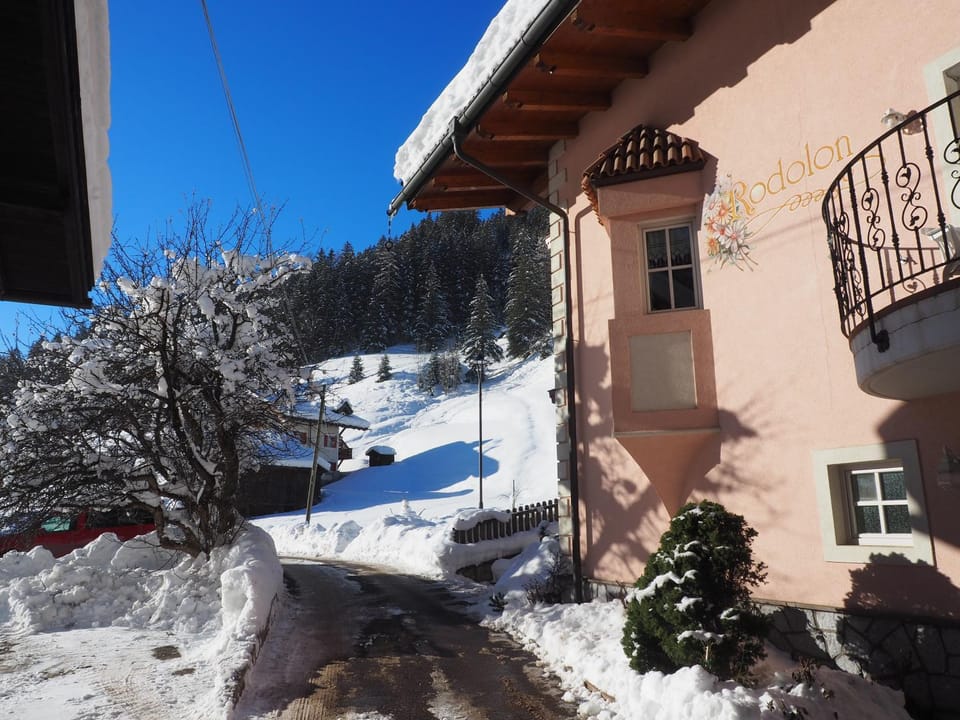 Property building, Day, Natural landscape, Winter, Mountain view