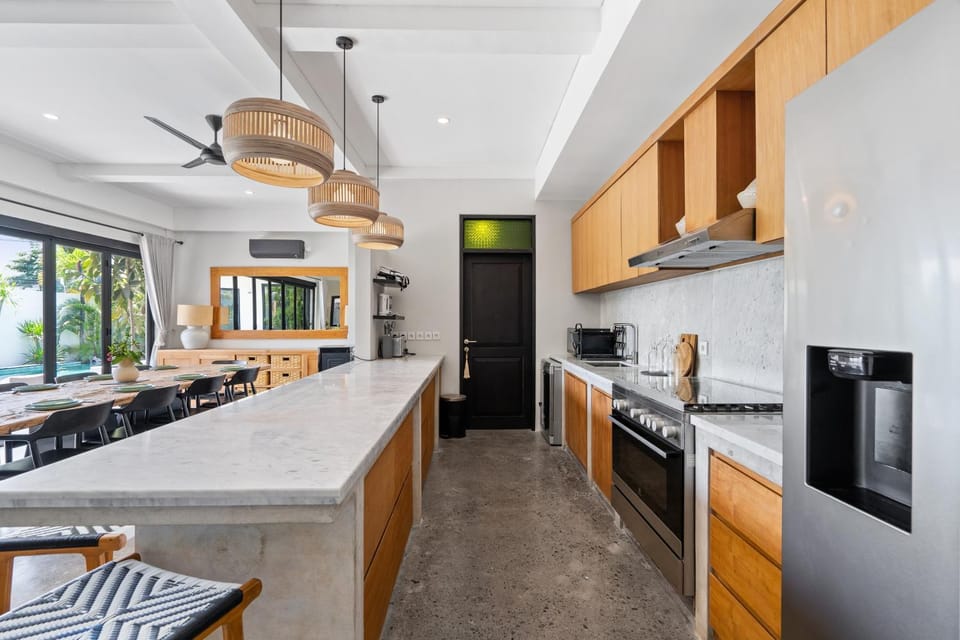 Kitchen or kitchenette, Dining area, dishwasher, minibar, oven, pet friendly, stove, toaster