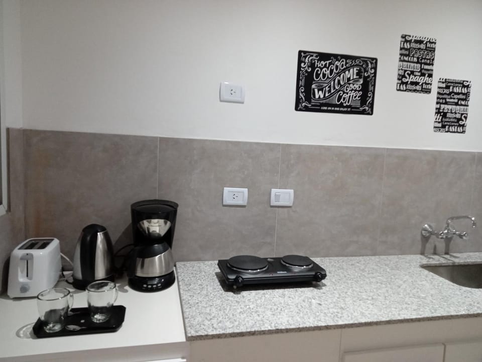 Coffee/tea facilities, Kitchen or kitchenette, toaster