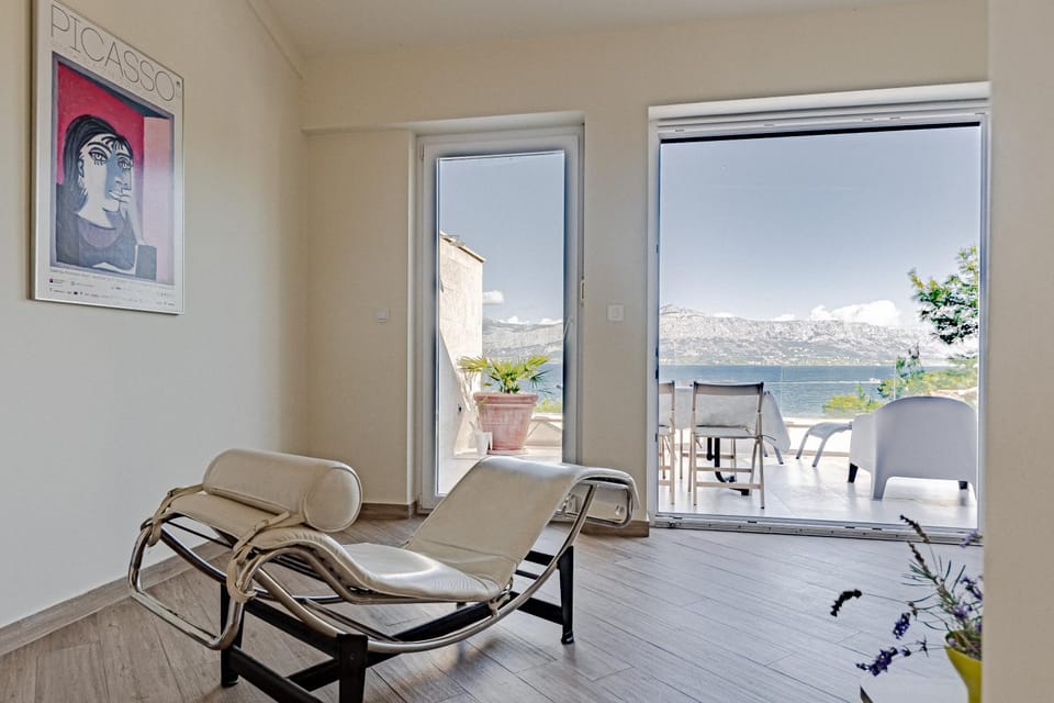 Living room, Sea view