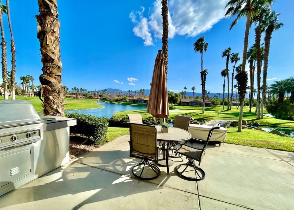 Patio, BBQ facilities, Garden view, Lake view, Mountain view